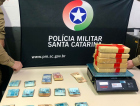 Forquilhinha: PM apreende cinco quilos de cocaína e mais de R$ 14 mil