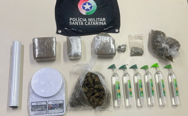 Com drogas na oficina mecânica, homem é preso em Criciúma