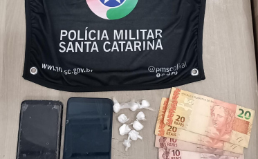 Homem é preso por corrupção de menores e tráfico de drogas em Criciúma