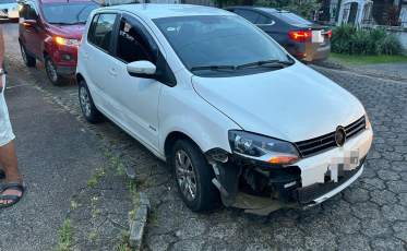 Colisão entre carro e duas motos deixa uma pessoa ferida em Criciúma