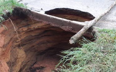 Erosão dificulta um dos acessos catarinenses ao Paraná
