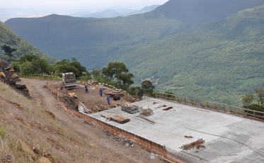 Detonação de rochas força novo bloqueio na BR-285