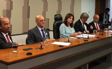 Bancada catarinense reúne-se com secretários de Estado