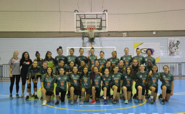Basquete feminino de Criciúma realiza ação beneficente