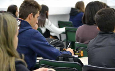 Santander oferece cinco bolsas para alunos da Unesc