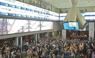 Bolsa fecha pela primeira vez acima dos 100 mil pontos