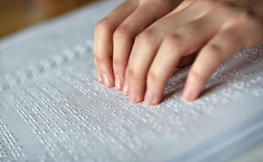 TRF4 reafirma obrigatoriedade de Libras e Braille nos currículos de instituições de ensino superior