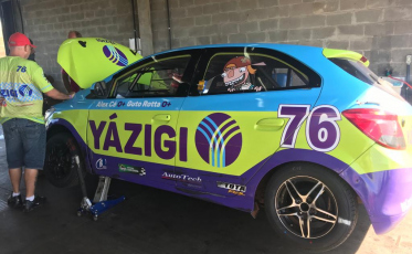 Carro quebra e prejudica Alex Cé em Cascavel