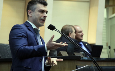 PLC garante direito de trabalho dos motoristas de aplicativo