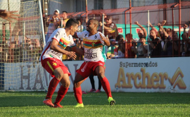 Brusque elimina Hercílio e está a quatro jogos da Série C