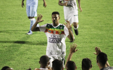 Brusque ganhou, e o Tigre se segurou no G-4