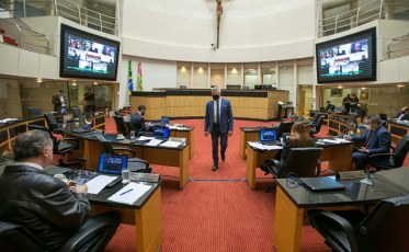Rejeitada proposta que prevê o fim do recesso parlamentar 