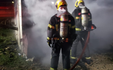 Criciúma: após casa ser atingida por incêndio, idoso é encaminhado ao hospital