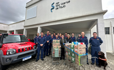 Em Criciúma, bombeiros militares doam cerca de 400 litros de leite ao Asilo São Vicente de Paulo