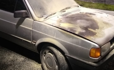 Criciúma: motorista usa extintor para controlar incêndio em veículo no Rio Maina