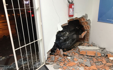 Urussanga: motorista fica ferida após veículo colidir em parede