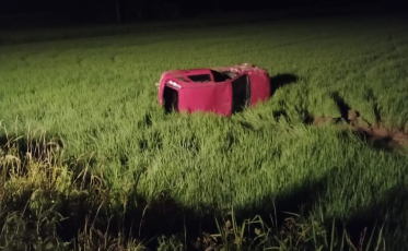 Após colisão envolvendo carro e moto, motorista foge do local em Forquilhinha
