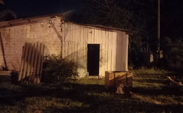 Incêndio atinge quarto e cozinha de casa em Sombrio