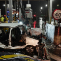 Morre adolescente que conduzia carro envolvido em colisão contra pedágio na BR-101