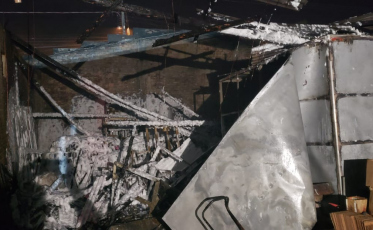 Edificação comercial pega fogo em Araranguá 