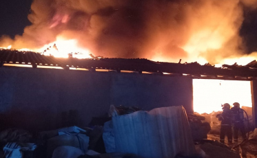 Incêndio atinge empresa de reciclagem em Içara