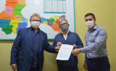 Assinado o contrato para recuperação de estradas na região