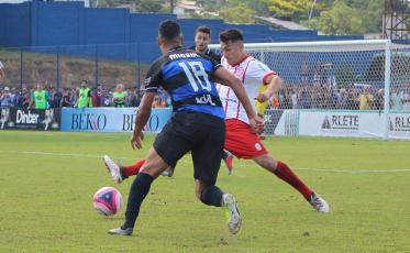 Fim de semana com clássico em Tubarão