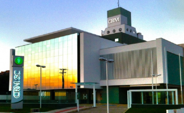 Covid-19: Mais de 40% dos médicos precisaram se afastar