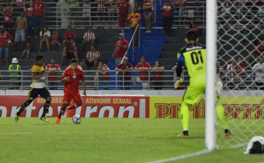 O árbitro decidiu o placar, reclama Kleina