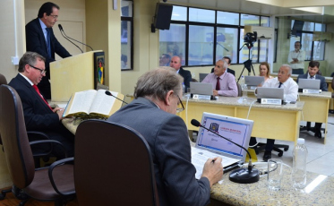 Legislativos caminham para últimas sessões e eleições de mesas diretoras