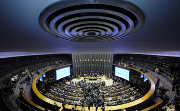 Só seis deputados foram 100% em quatro anos