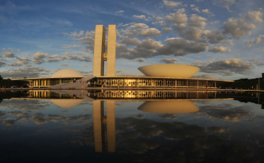 Câmara recorre de suspensão de auxílio mudança para reeleitos