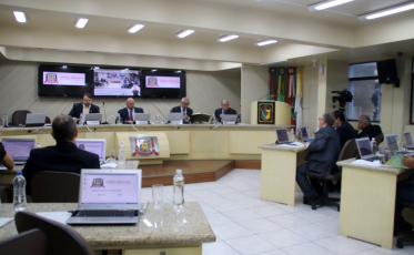 As idas e vindas na Câmara de Criciúma