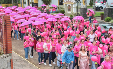 Caminhada Outubro Rosa reúne mais de 300 pessoas em Nova Veneza