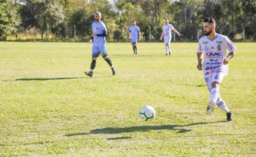Futebol pela manhã e à tarde no Içarense