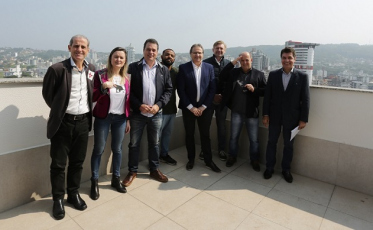 Candidatos de Criciúma avaliam pesquisa