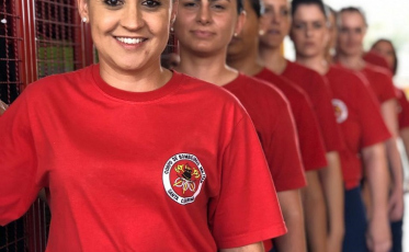 Há 12 anos como Bombeira Militar, Fernanda Veiga comemora o Dia Internacional da Mulher