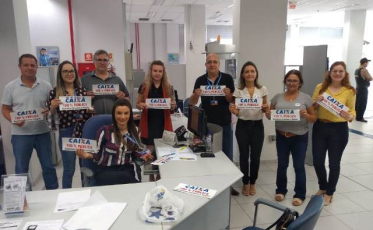 Em defesa da Caixa 100% pública, bancários mobilizam nas agências da região