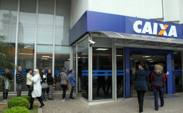 Caixa inicia nova fase de pagamento do PIS
