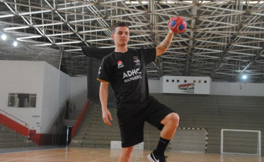 Do protagonismo dentro das quatro linhas à beira da quadra