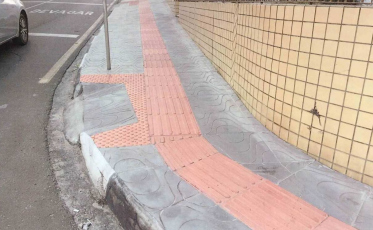 Moradores são notificados para adaptação de calçadas