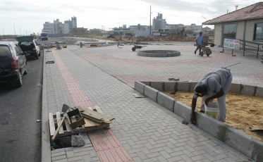 Segunda etapa do calçadão do Rincão está 70% pronta
