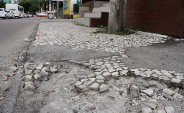 A dificuldade para os pedestres na Centenário