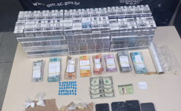 Forquilinha: casal é preso com drogas e dinheiro falso