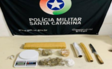 Mulher é presa com mais de 1,9 kg de drogas em casa