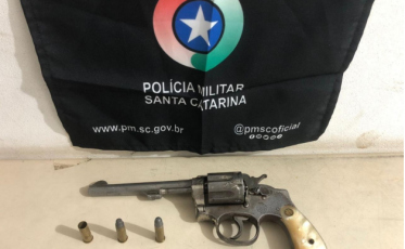 Homem é preso por porte ilegal de arma em Sombrio