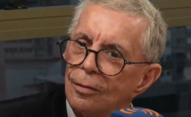 Colunista social Murilo Carvalho morre aos 74 anos