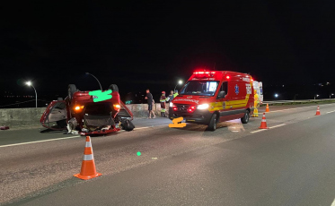 Capotamento na BR-101 deixa cinco vítimas