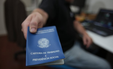 SC gera 49,8 mil empregos formais no semestre