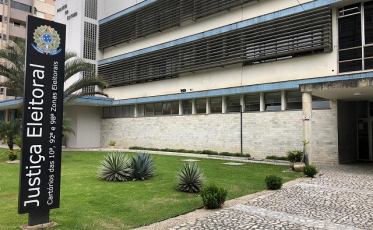 Cartórios eleitorais distribuem urnas e organizam o pleito